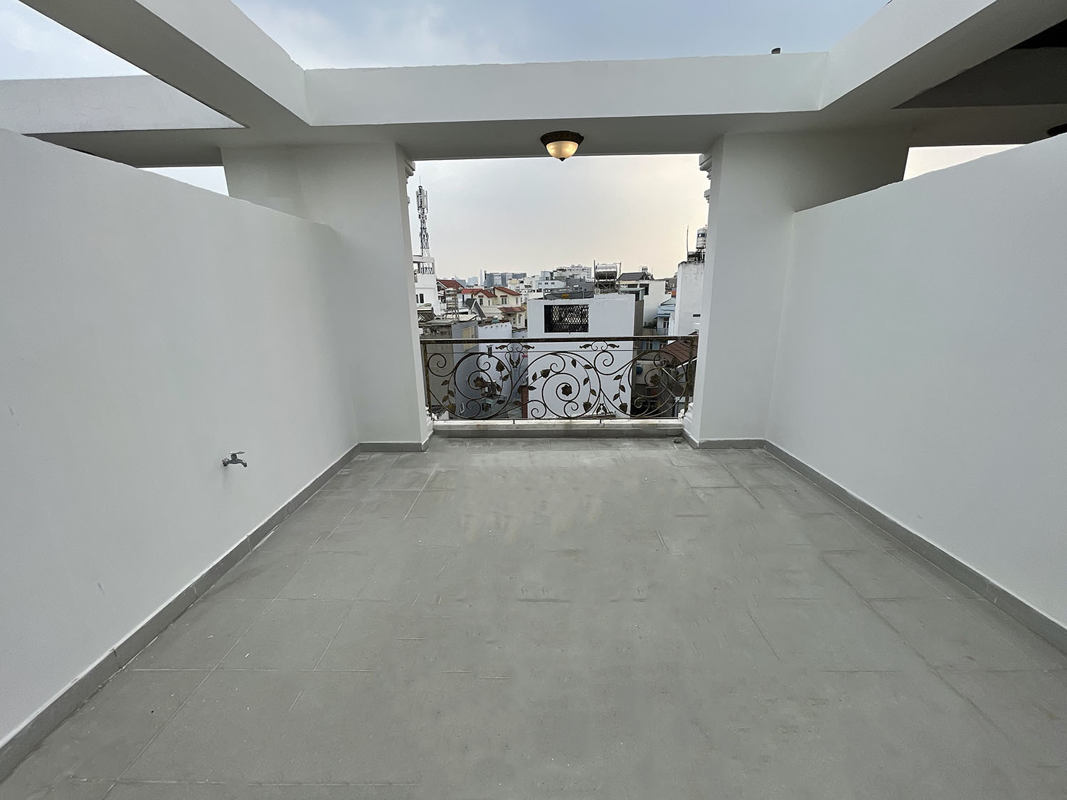 Chính chủ cho thuê nhà 3 lầu thiết kế cổ điển hẻm ôtô 7 chỗ 482/69K Lê Quang Định